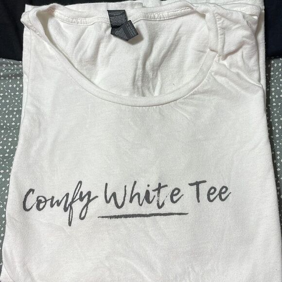 3 pack of graphic tees. Boy mom XL other two are 2XL two black and one white - Picture 2 of 4